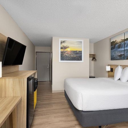 Days Inn By Wyndham Carthage Eksteriør bilde