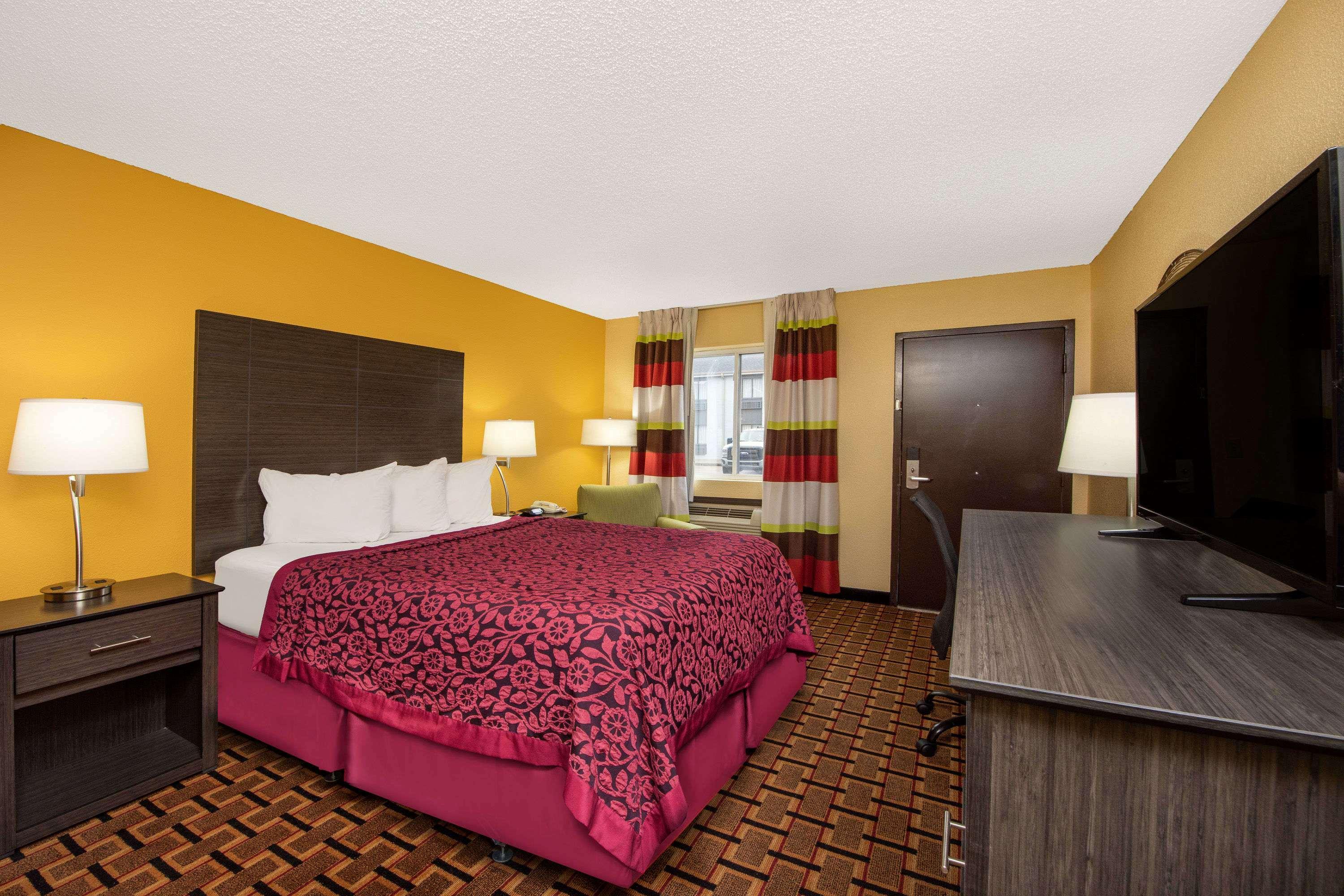 Days Inn By Wyndham Carthage Eksteriør bilde