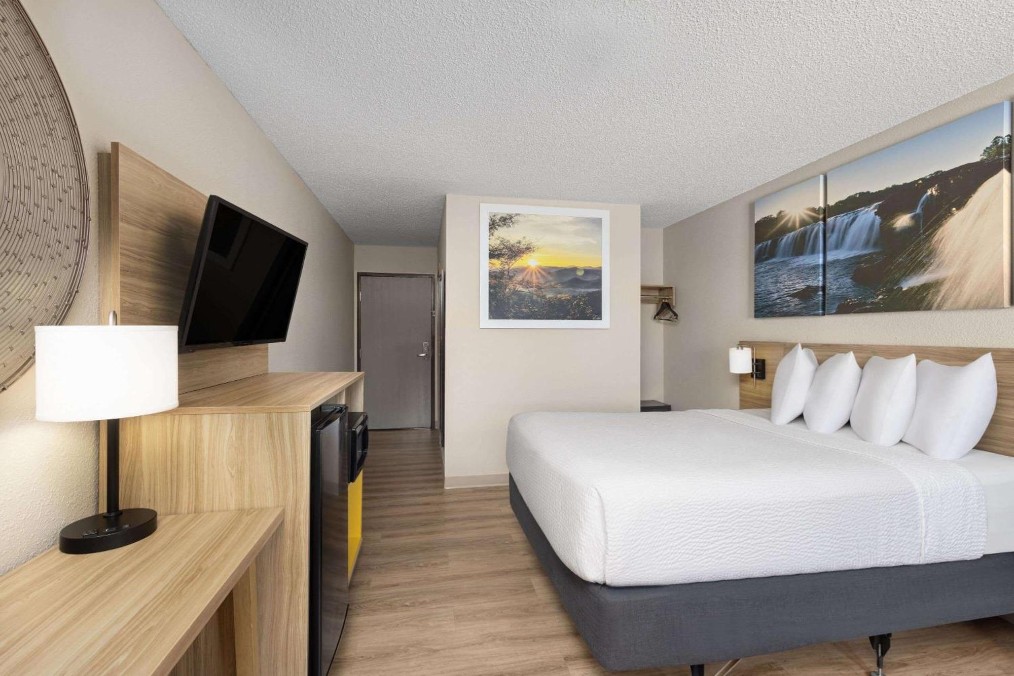 Days Inn By Wyndham Carthage Eksteriør bilde
